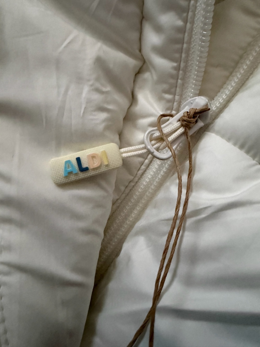 Aldi Gear Cream Puffer Vest with Hooded Collar - Picture 7 of 11